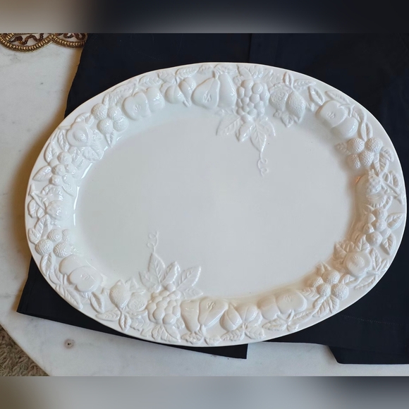 Linen & Things Other - White Holiday Platter - Heavy China